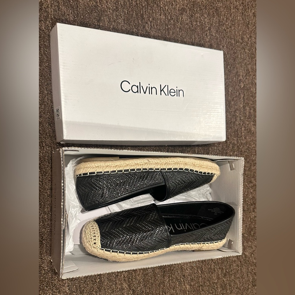 NIB Calvin Klein Padona Black Beige Textured Sole Flat 6.5 Shoes
